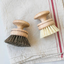 Load image into Gallery viewer, Vintage Wooden Dishwashing Brush
