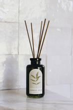Load image into Gallery viewer, Reed Diffuser - Amber Oud
